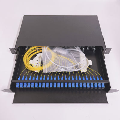 Boîte à fibre optique coulissante de type SC LC FC ST 24 Port Rack Mount Patch Panel ODF